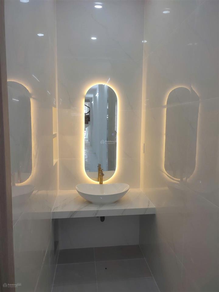 13 tỷ 900tr thương lượng bán nhà mt đăng chất p chánh hưng ( p2q8 củ)
dt 3.6x20m 1 trệt 1 lầu
vị