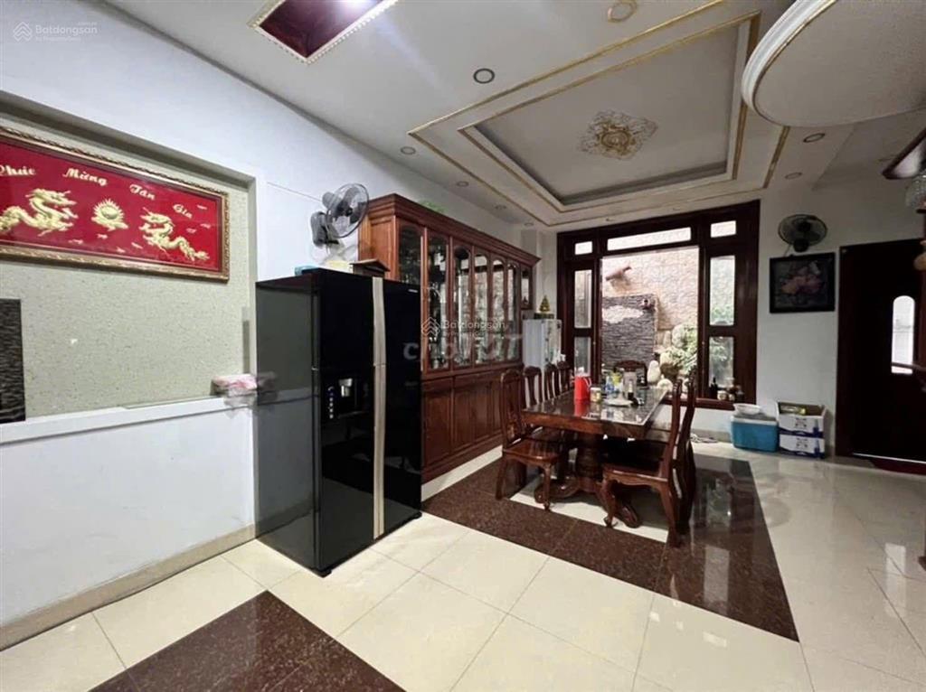 28 tỷ thương lượng ngay chủ bán biệt thự đường khu vực dân cư cao lỗ p4 q8