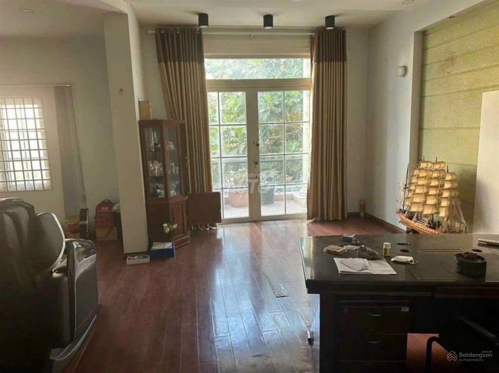 28 tỷ thương lượng ngay chủ bán biệt thự đường khu vực dân cư cao lỗ p4 q8