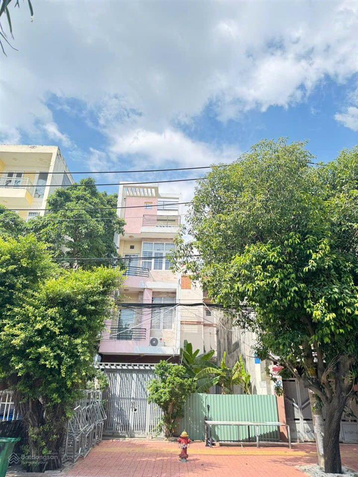 15 tỷ 9 tl bán nhà mặt tiền đường trần thị ngôi, đường nhựa 32m, gần tttm parc mall