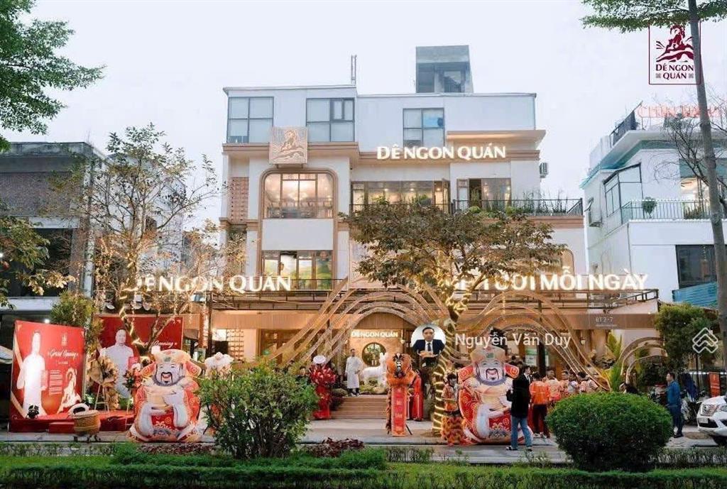 Bán biệt thự đơn lập mặt phố nguyễn xuân khoát, đối diện đại sứ quán hàn quốc, vị trí cực hiếm