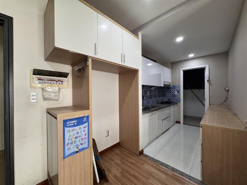 Cho thuê căn hộ diamond riverside 2pn nội thất cơ bản 9.5tr/tháng