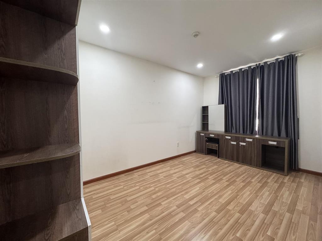 Cho thuê căn hộ diamond riverside 2pn nội thất cơ bản 9.5tr/tháng