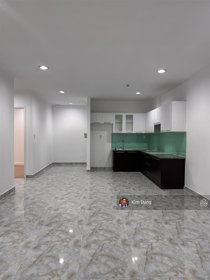 Cho thuê chung cư carina 8,5tr có 2 máy lạnh, 2pn 2wc có ban công
