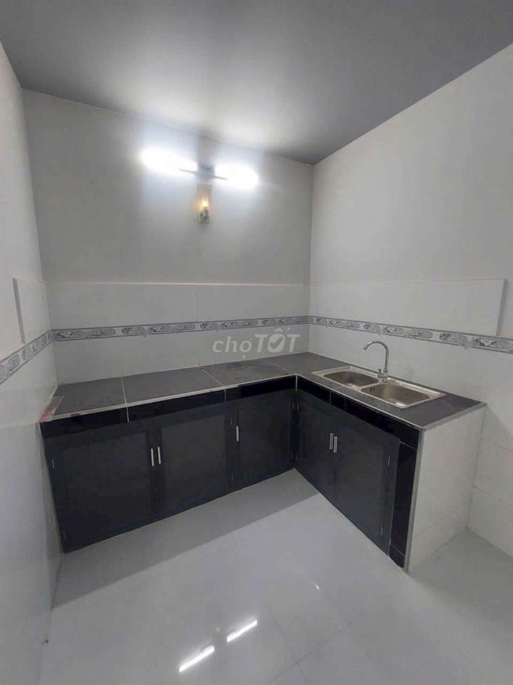 Cho thuê nhà Mặt tiền hẽm đường Phạm Hùng DT.4m×17m } 1 Lầu 3Phòng 2wc