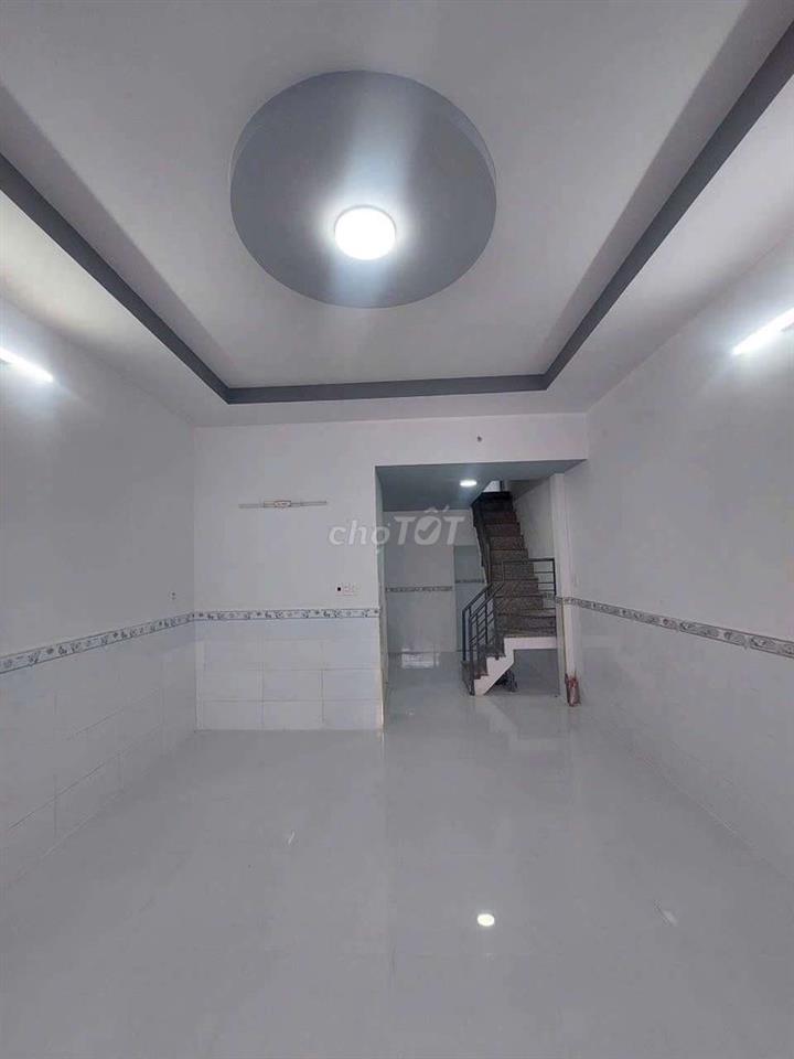 Cho thuê nhà Mặt tiền hẽm đường Phạm Hùng DT.4m×17m } 1 Lầu 3Phòng 2wc