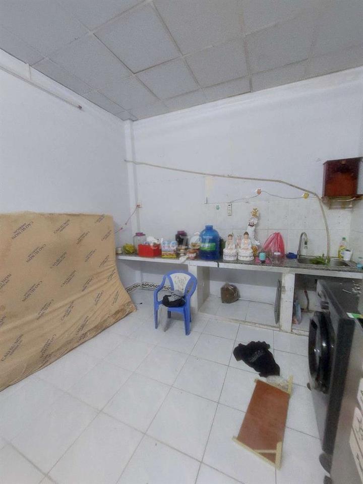 Cho thuê nhà Mặt tiền hẽm đường Phạm Hùng C1  DT.4×16, Nhà trệt 1Phòng