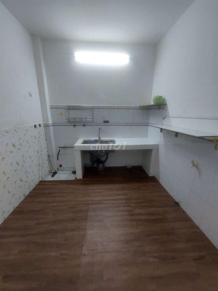Cho thuê nhà đường Phạm Hùng C2 DT.4m×12m } 1Lững 2Phòng 1toilet hẽm4m