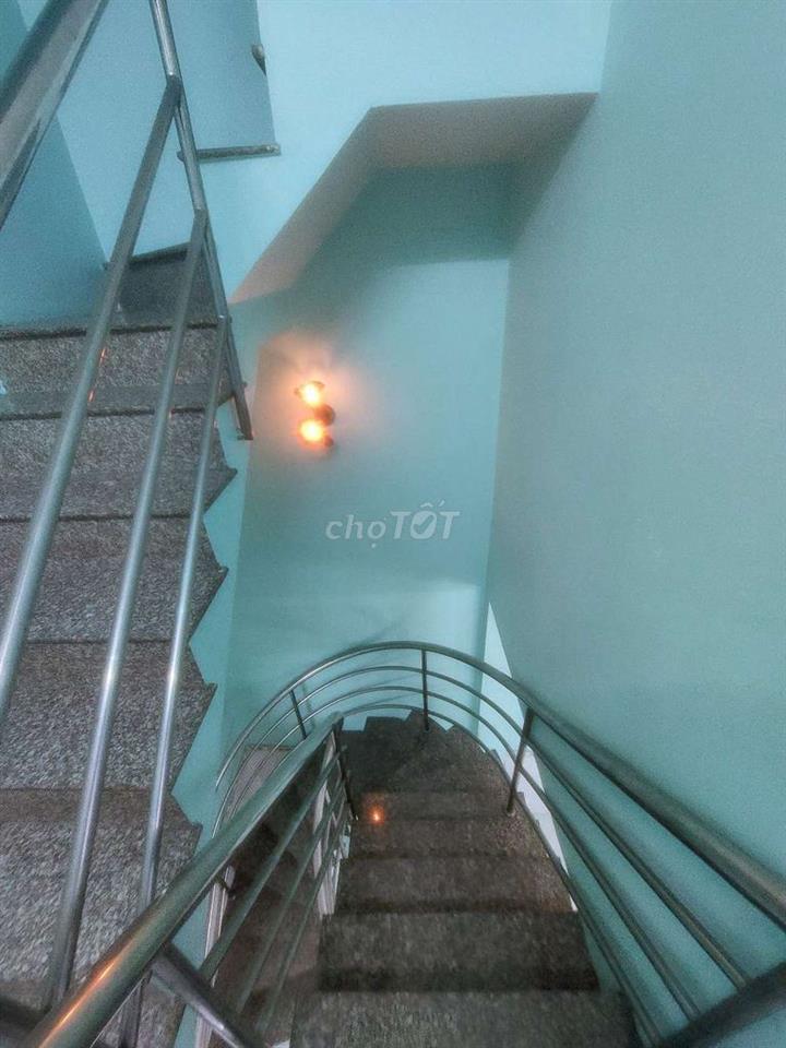 Cho thuê nhà đường Âu Dương Lân P3.Q8 DT.4m×12m } Nhà trệt 1 Phòng 1wc