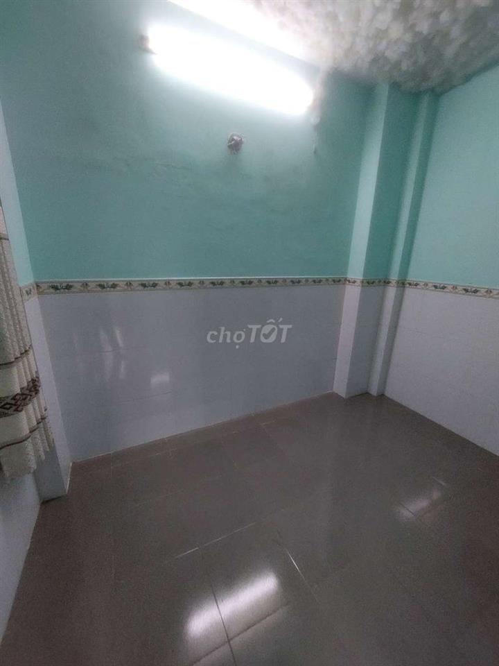 Cho thuê nhà đường Âu Dương Lân P3.Q8 DT.4m×12m } Nhà trệt 1 Phòng 1wc