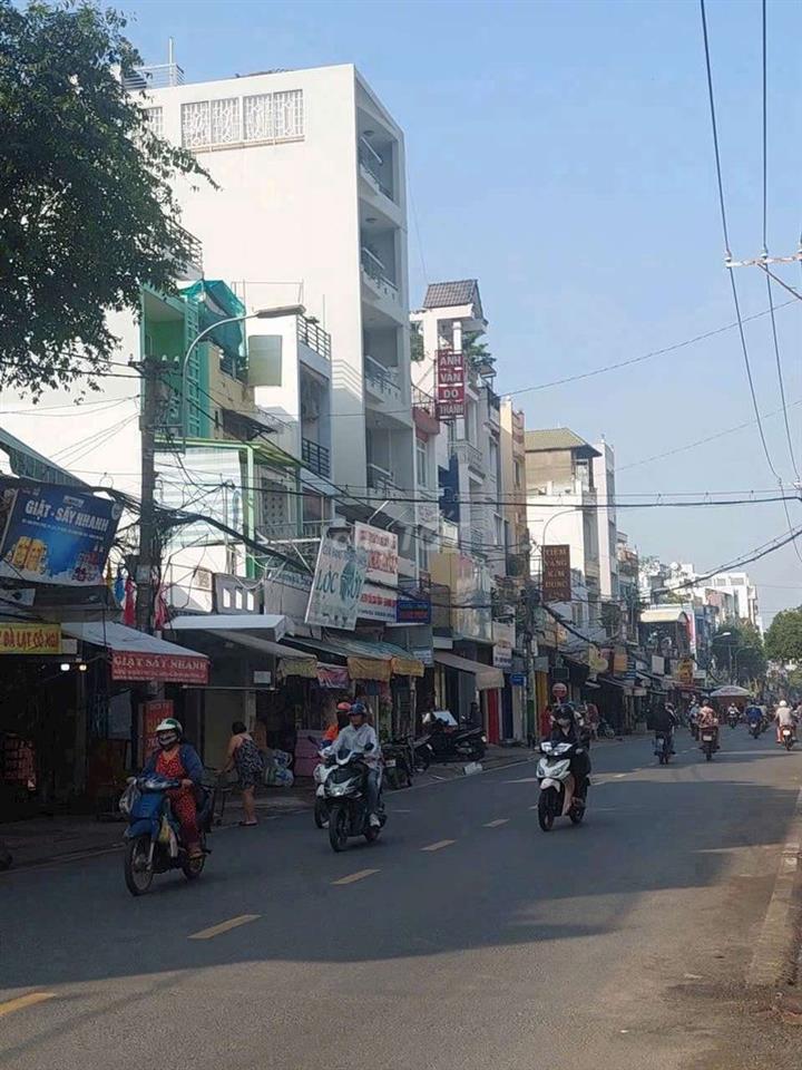 Cho thuê nhà đường Phạm thế hiển P4.Q8 DT.2m7×8m} 2 lầu 2 Phòng 2 wc