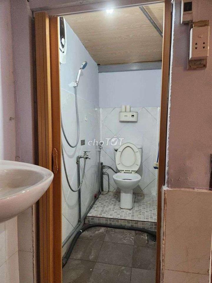 Cho thuê nhà đường Phạm thế hiển P4.Q8 DT.2m7×8m} 2 lầu 2 Phòng 2 wc
