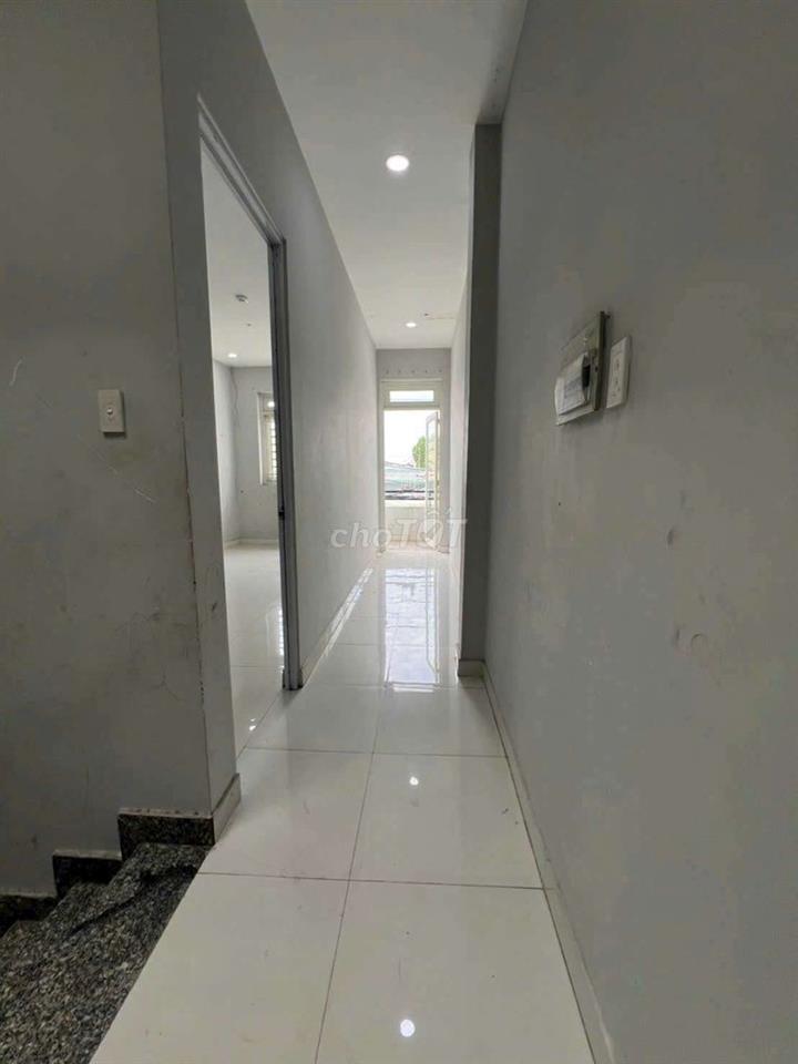 Cho thuê nhà đường Phạm Hùng C2 DT.3m×17m } 1 Lầu 3Phòng 2toilet hẽm4m