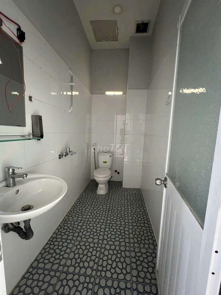 Cho thuê nhà đường Phạm Hùng C2 DT.3m×17m } 1 Lầu 3Phòng 2toilet hẽm4m