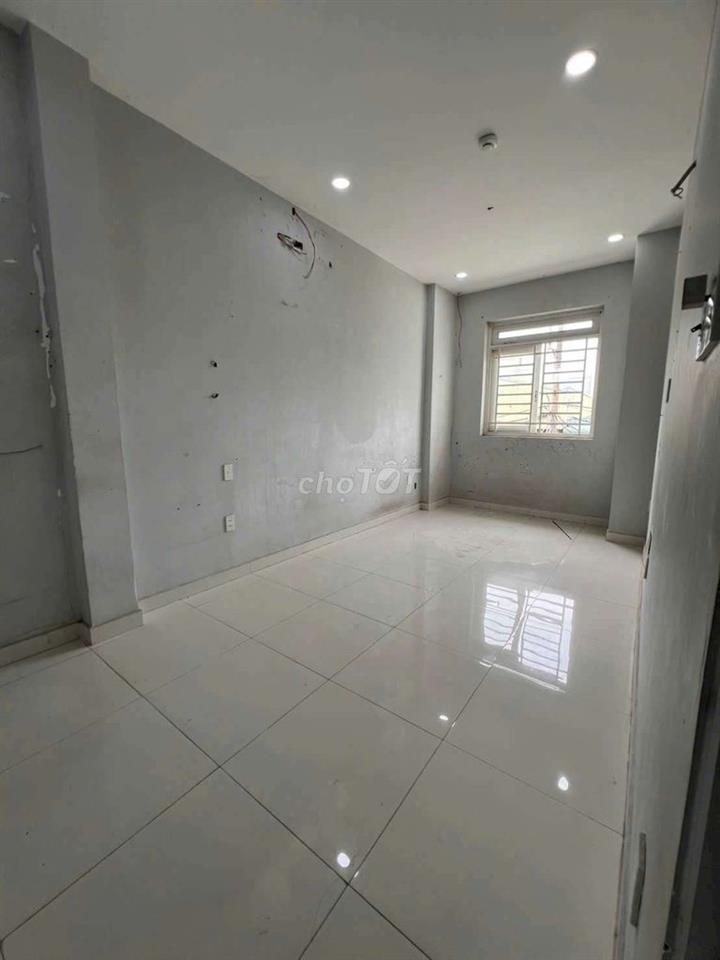 Cho thuê nhà đường Phạm Hùng C2 DT.3m×17m } 1 Lầu 3Phòng 2toilet hẽm4m