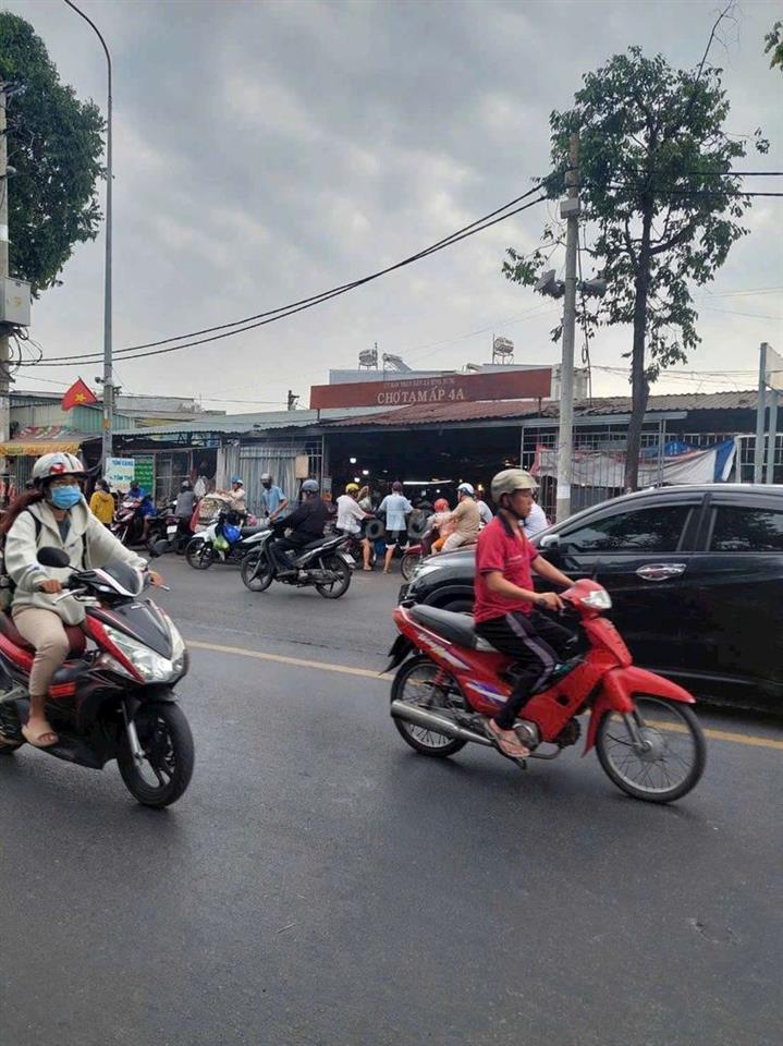 Cho thuê nhà Mặt Tiền Hẽm đường Phạm Hùng C1 DT.5m×18m } 1 Lầu 2 Phòng