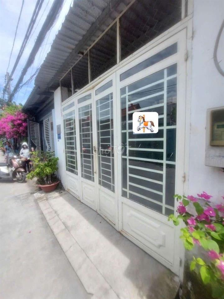 Cho thuê nhà Mặt Tiền Hẽm đường Phạm Hùng C1 DT.5m×18m } 1 Lầu 2 Phòng