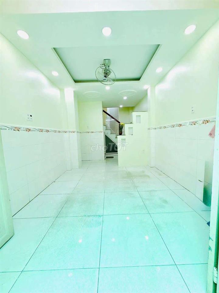 Cho thuê nhà đường Mạc Vân Q5. DT.3×7 } 2 Lầu 2 Phòng 2 toilet hẽm 4m5