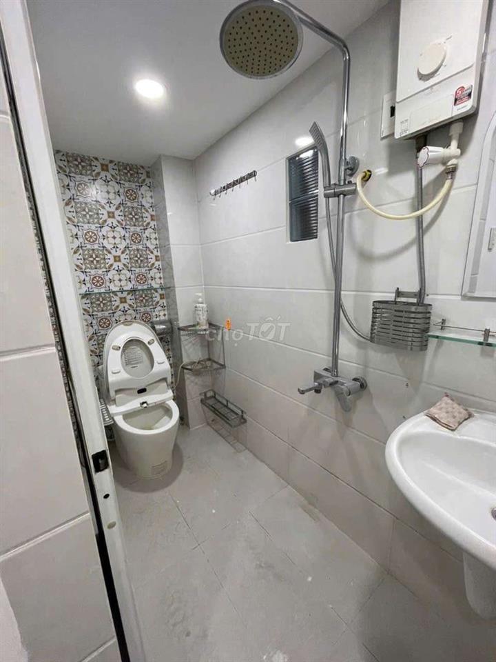 Cho thuê nhà đường Phạm Thế Hiển P3Q8 DT.3m5×6m5 } 2Lầu 2Phòng 2toilet