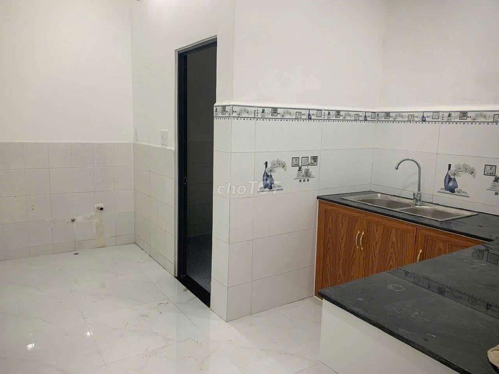 Cho thuê nhà đường Âu Dương Lân P3.Q8 DT.3m2×17m } 2Lầu 3Phòng 2toilet
