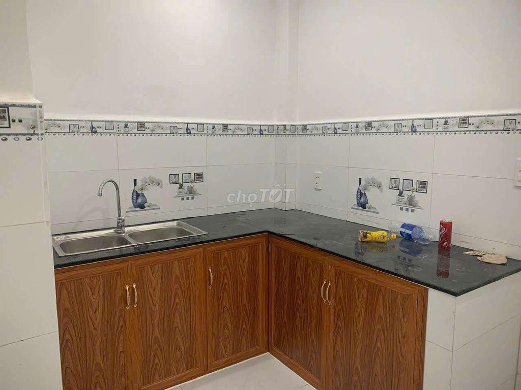Cho thuê nhà đường Âu Dương Lân P3.Q8 DT.3m2×17m } 2Lầu 3Phòng 2toilet