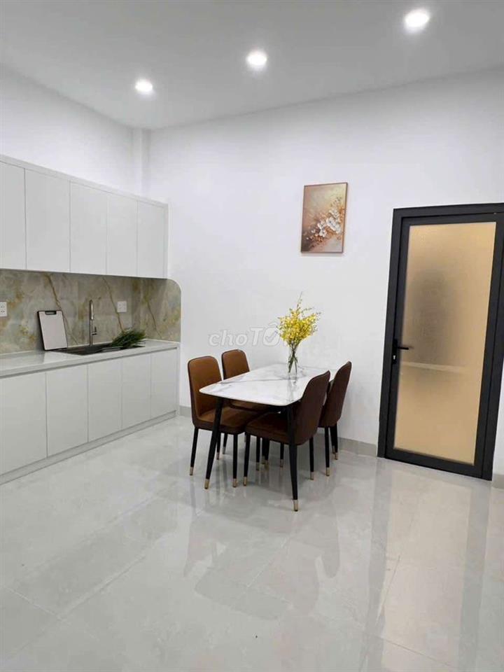 NHÀ MỚI XÂY - 32A Huỳnh Văn Bánh - Phú Nhuận - DTSD 300m2