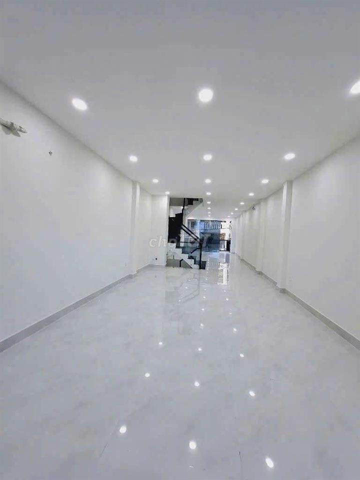 NHÀ MỚI ỐP KÍNH SÀN SUỐT TM - 152A Phan Xích Long. DT 5x20m, DTSD 400m