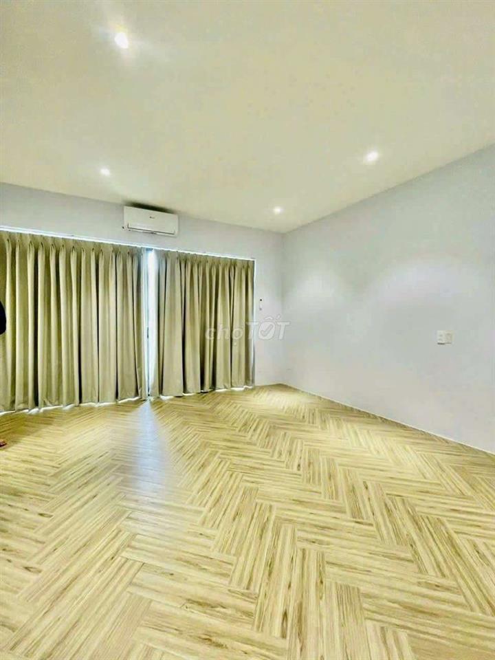 SIÊU PHẨM CHO SÀN SUỐT NGAN 5M - 90A Đồng Đen Tân Bình - DTSD 500m2