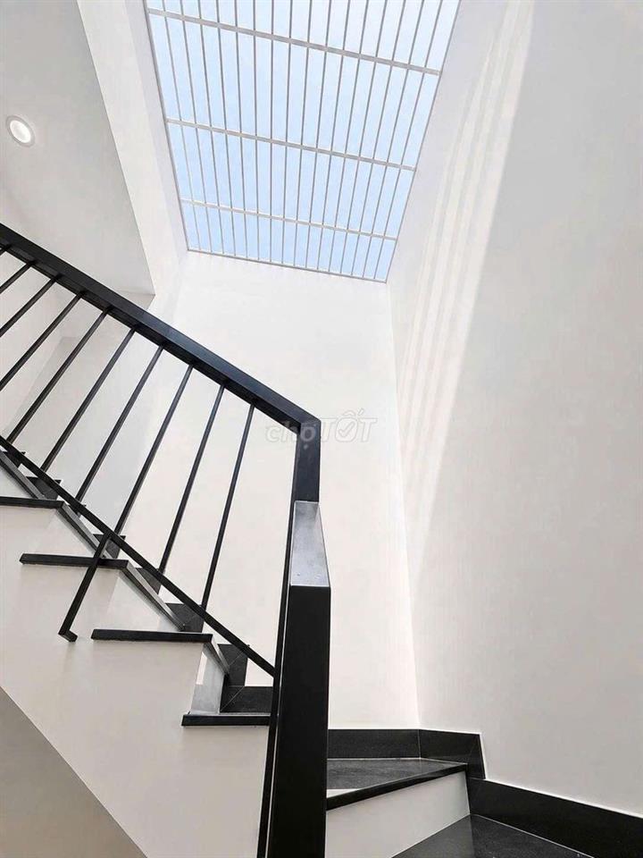 NHÀ ĐẸP MỚI LÊN MT BÀU CÁT – 35C Bàu Cát Q.TB - Dt 5x18m, DTSD 320m2