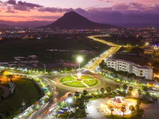 Bán căn biệt thự 15x20 cách biển 1km, liền kề vincom, tp biển tuy hòa. khu dành cho người đẳng cấp