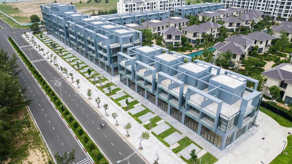 Siêu góc 3 mặt tiền! shophouse 4 tầng 196m2 mặt biển độc lập  kết nối thẳng đến tháp nghinh phong