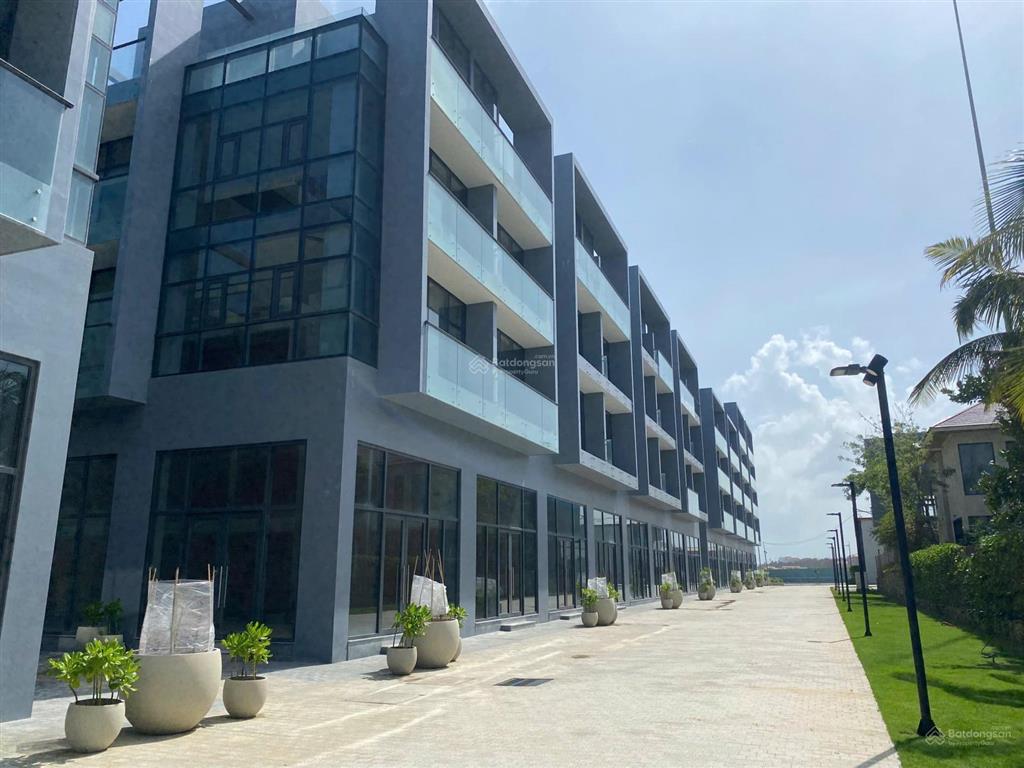 Siêu góc 3 mặt tiền! shophouse 4 tầng 196m2 mặt biển độc lập  kết nối thẳng đến tháp nghinh phong