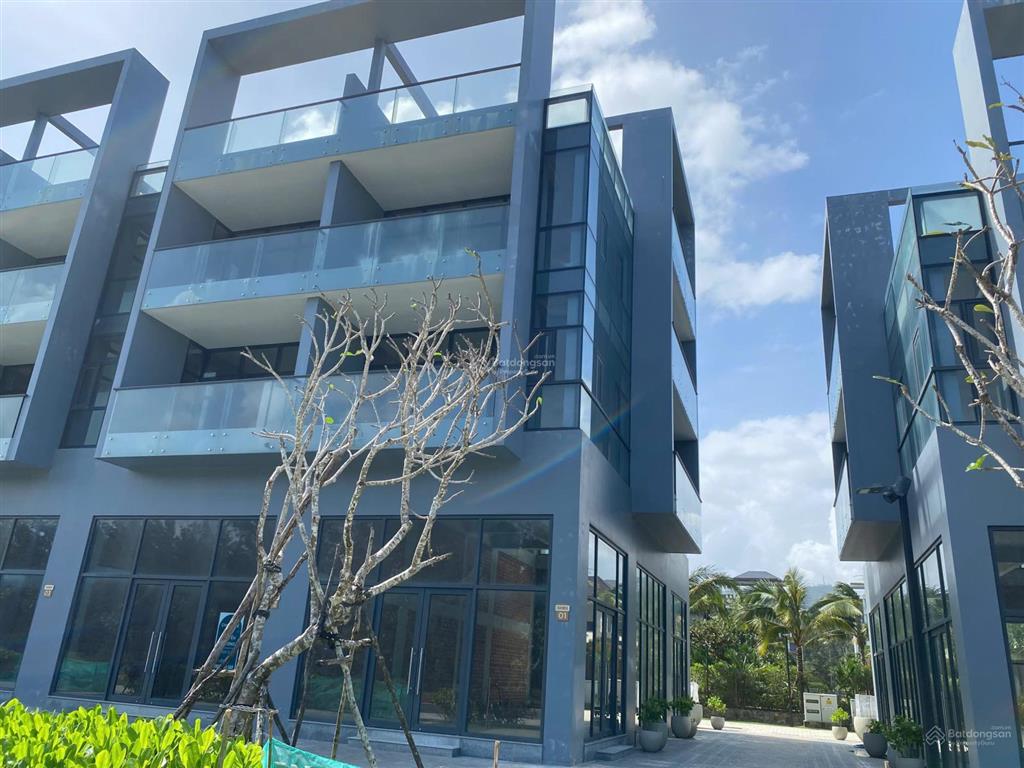 Siêu góc 3 mặt tiền! shophouse 4 tầng 196m2 mặt biển độc lập  kết nối thẳng đến tháp nghinh phong