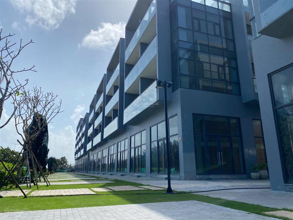 Siêu góc 3 mặt tiền! shophouse 4 tầng 196m2 mặt biển độc lập  kết nối thẳng đến tháp nghinh phong