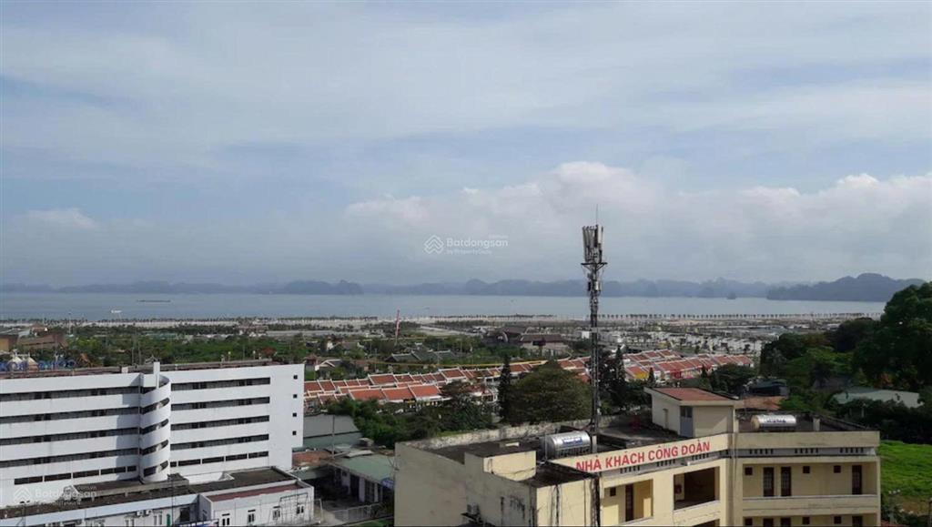 Em cần bán gấp mảnh đất xây khách sạn view biển trung tâm bãi cháy đã có giấy phép xây khách sạn