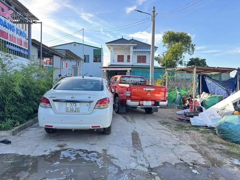 Chính chủ bán lô đất đẹp khối 8, nghi kim đường 5m thông, ngay ub phường