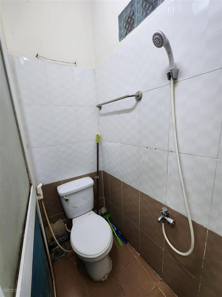 Cho thuê phòng có máy lạnh  wc riêng, 18m2 trung tâm q10 giá 3,2 tr/tháng
