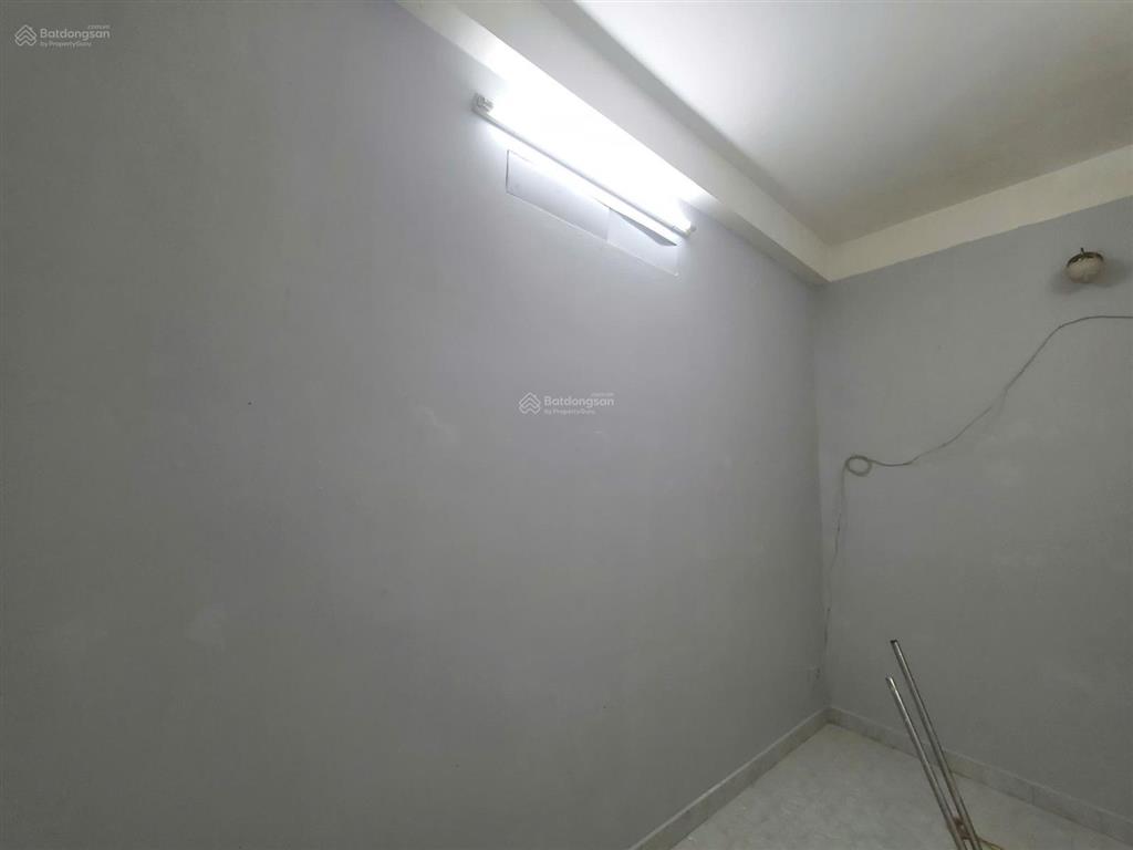Nhỉnh 3tr  có phòng tiện nghi tại quận 10  18m2 có máy lạnh, wc riêng