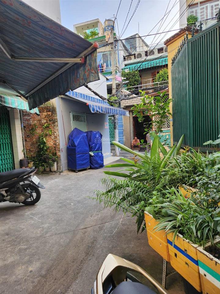 Nhỉnh 3tr  có phòng tiện nghi tại quận 10  18m2 có máy lạnh, wc riêng
