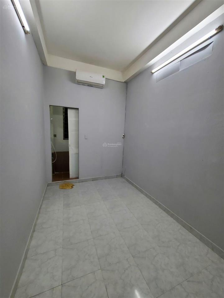 Nhỉnh 3tr  có phòng tiện nghi tại quận 10  18m2 có máy lạnh, wc riêng
