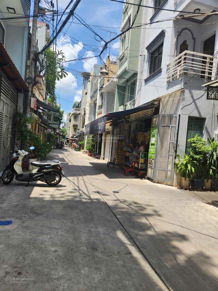 Nhà hxh tránh ngay trung tâm q10  3 tầng  3pn  9,9 tỷ