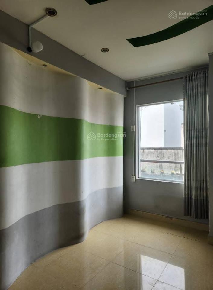 Còn 1 phòng ban công 22m2 ngay hxh 46/6 âu dương lân, p3, q8