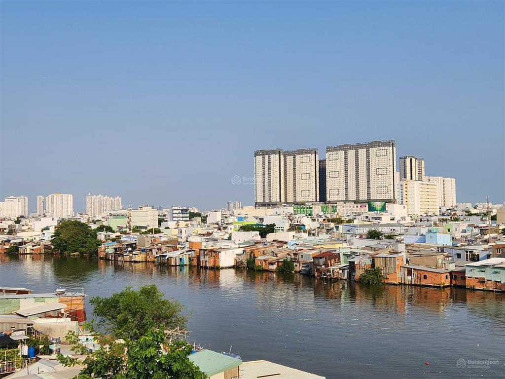 Cho thuê phòng phòng trống 18m2, có bancol, máy lạnh, bếp, máy giặt
