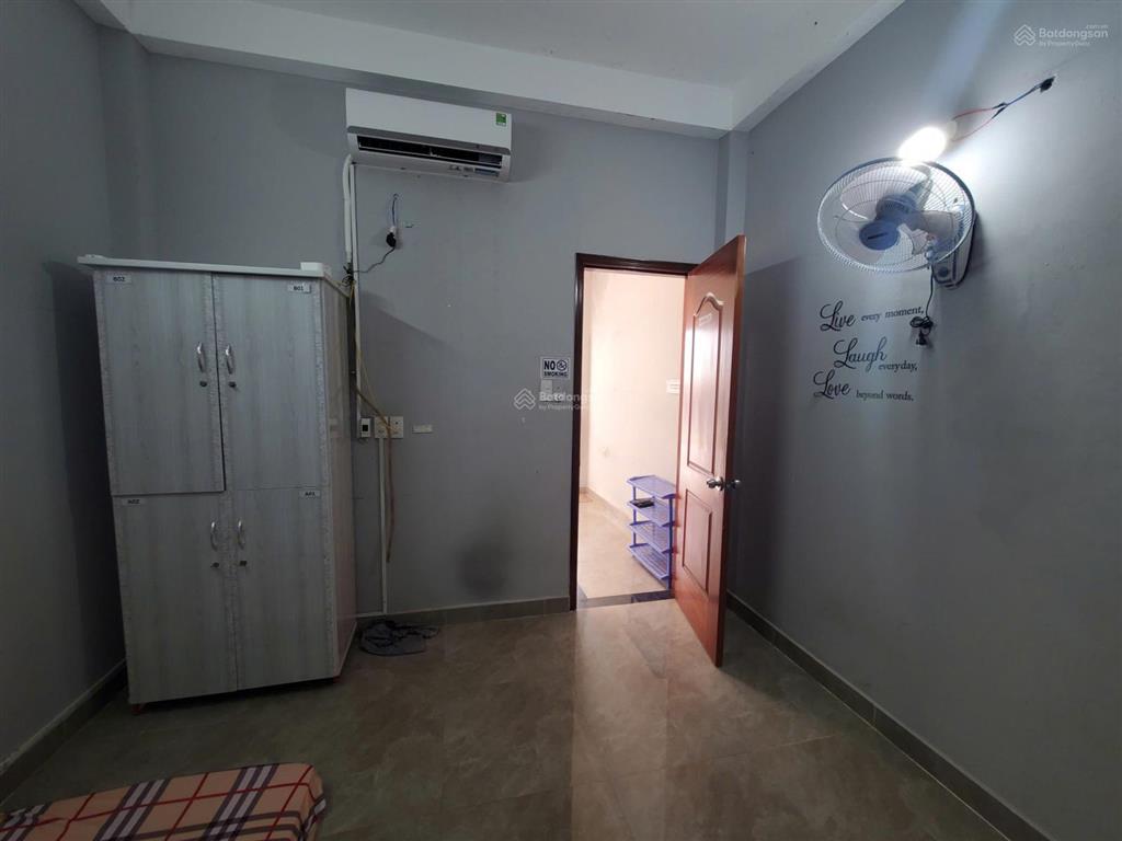 Cho thuê phòng phòng trống 18m2, có bancol, máy lạnh, bếp, máy giặt