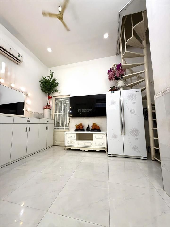 Cho thuê nhà riêng tại lý thái tổ, 9,9 triệu, 30m2, 2pn, 1wc hàng hot