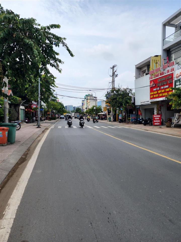 Mặt tiền đường 11, tam bình dt 103m2 có 80m2 thổ cư, giá 9.5 tỷ