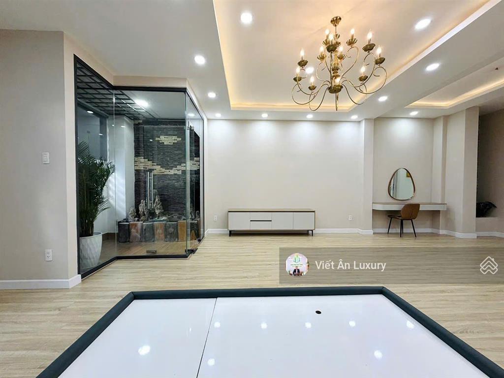Bán nhà 5 tầng  8 phòng ngủ master ngay trung tâm quận 1  có thang máy  90m2  hoàn công đủ