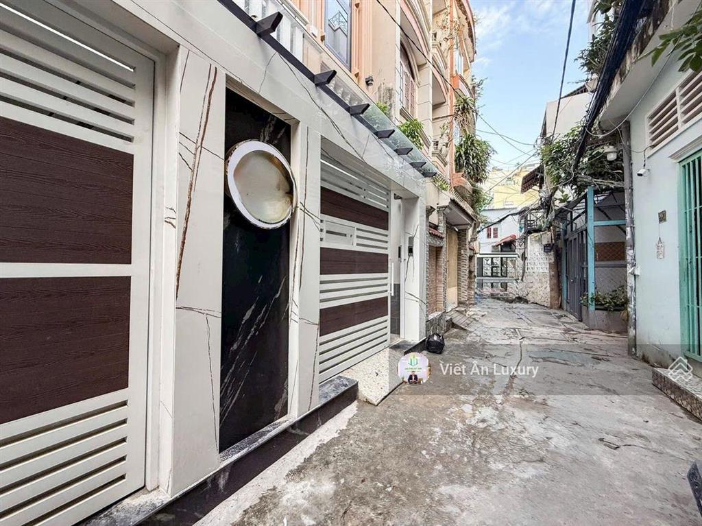 Bán tòa chdv dòng tiền tốt 90tr/th đường duy tân  phú nhuận. full nội thất  90m2  18.5 tỷ