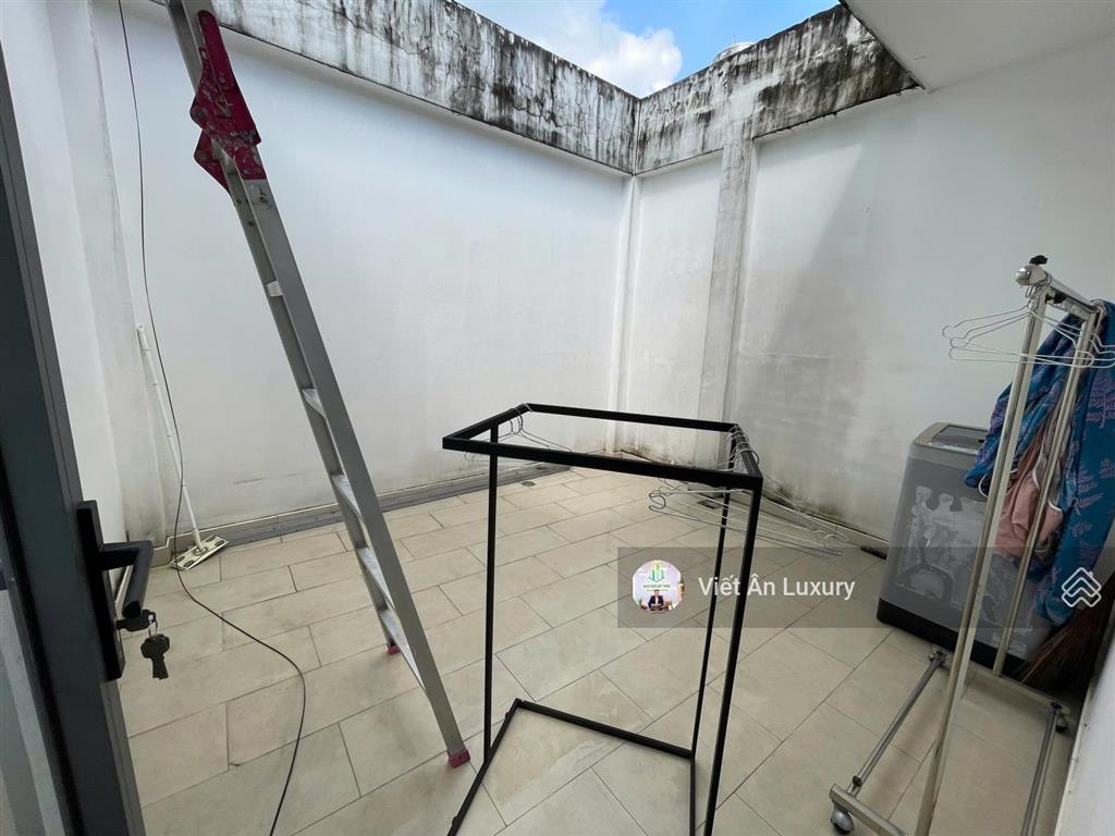 Bán gấp nhà hxh đề thám, quận 1  sát bên bùi viện. lô góc không lộ giới  giá 12.5 tỷ  giữ tiền