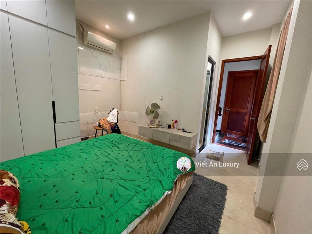 Bán gấp nhà hxh đề thám, quận 1  sát bên bùi viện. lô góc không lộ giới  giá 12.5 tỷ  giữ tiền